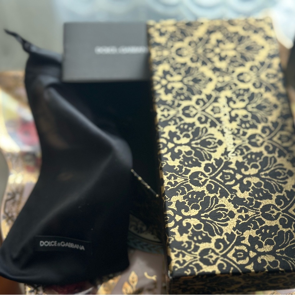 Dolce gabbana sunglasses
